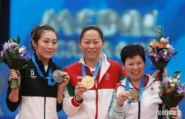 中国奶奶级女乒球员倪夏莲，57岁再次获得奥运单打资格，坦言：真打不动了！(5)