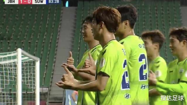 姚明说得对！韩国足球在全球关注下出丑，2违规行为被镜头捕捉到(4)