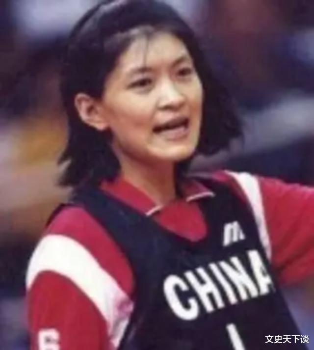 王怡曾是中国女排队员，却在关键时候不辞而别，郎平宣布永久除名(2)