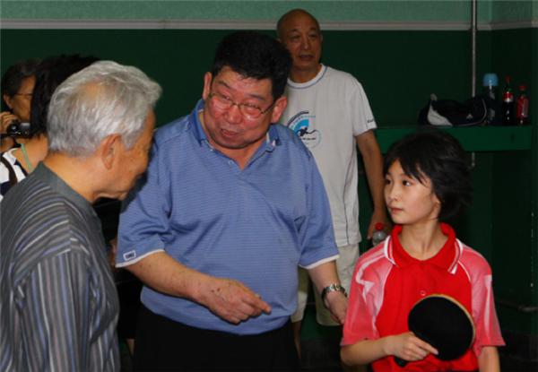 中国首位乒乓球男双世界冠军在香港去世，曾任女乒主教练(1)