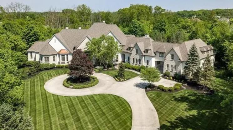 海沃德去年7月在印第安纳花费300万美元购买一座豪宅(1)
