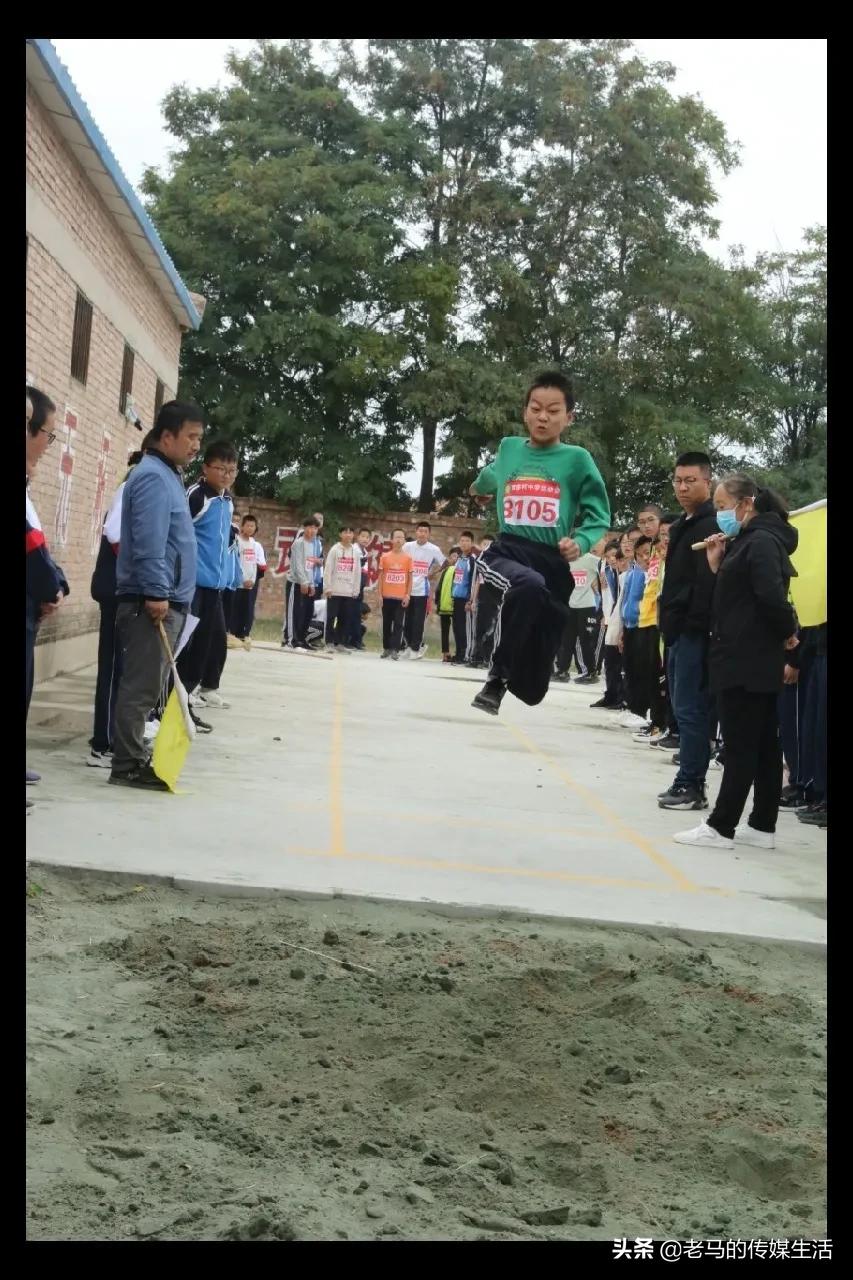 “运动、健康、快乐”——贾寨柯初级中学第十八届秋季田径运动会(33)