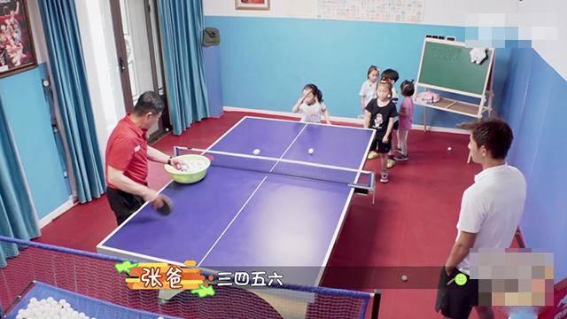 女儿白浪想学打排球，郎平：“超不过我你就别打了”！扎心了妈妈(7)