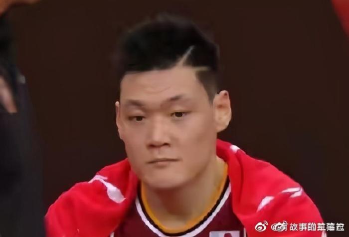 祝铭震已经成为广州队首发，张宁在山西队连球都碰不到，差距太大了(6)