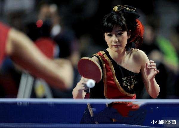 太惊艳而被禁赛的乒乓女神，对手评价：注意力很难完全集中在球上(2)