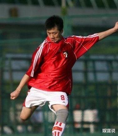 央视足球评论员陶伟，猝死在酒店，生命永远定格在了44岁(3)