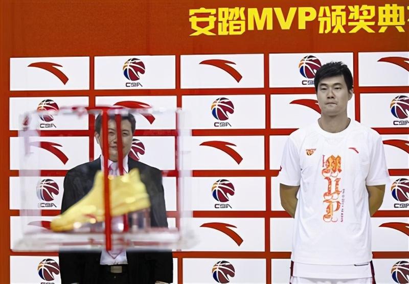 生涯获得8次总冠军，1次总决赛MVP，王仕鹏大心脏三分能力真强(4)