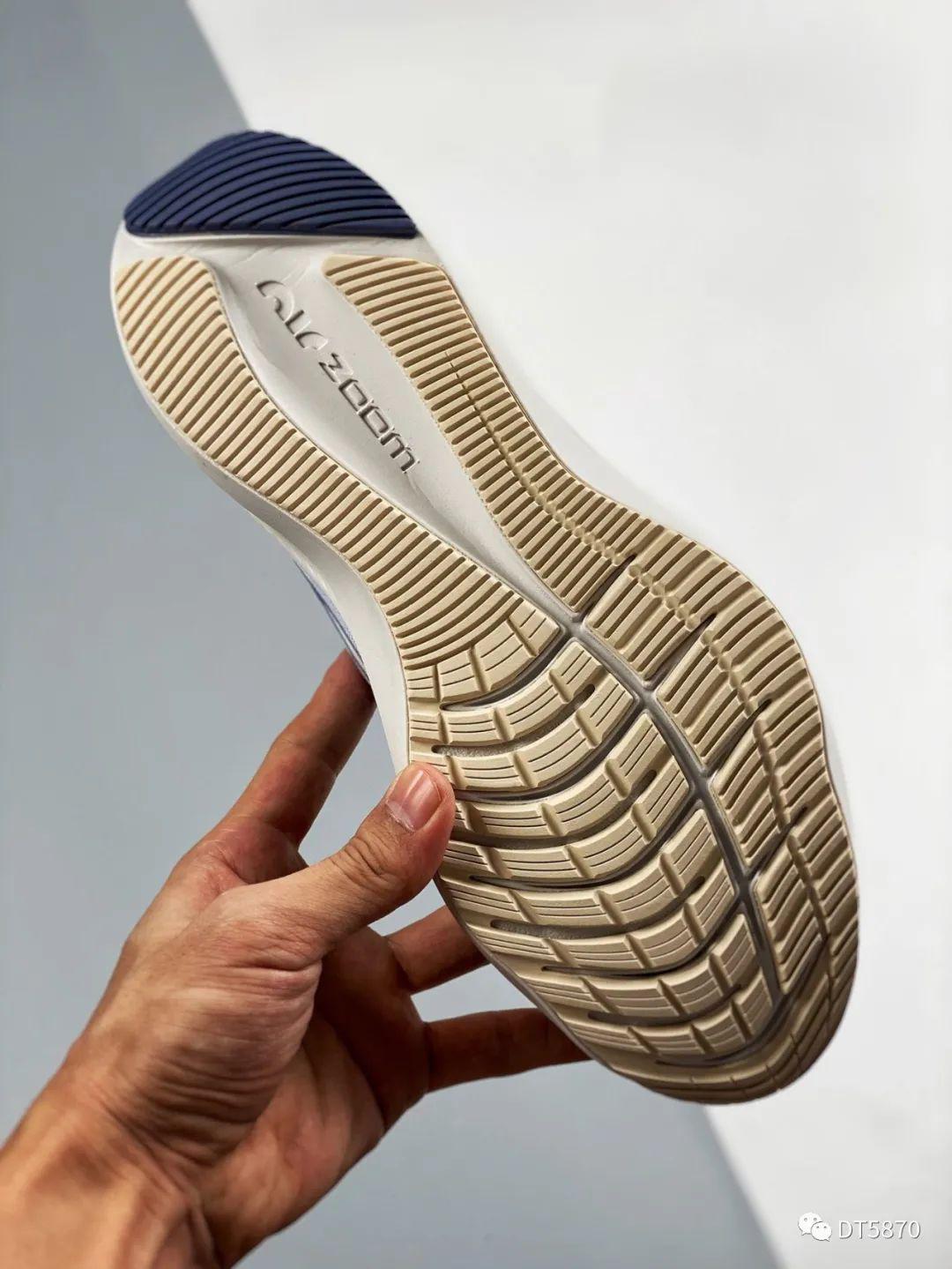 Nike Air Zoom Winflo W7代 网面透气 训练跑步鞋 开箱(3)