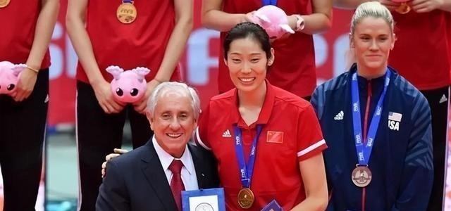 她被称为中国女排奥运冠军朱婷的接班人！罕见晒出了幼儿园毕业照(5)