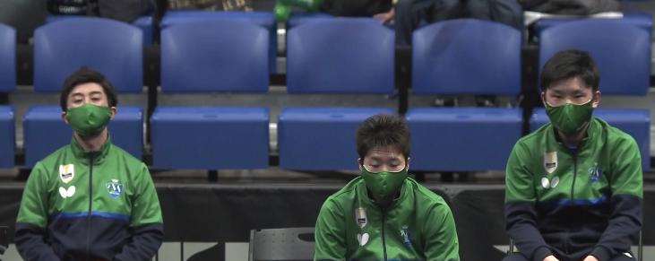 3-0打爆卫冕冠军！张本智和没机会出场，日本世界冠军笑着哭了(1)