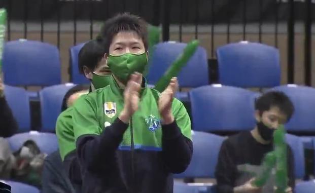 3-0打爆卫冕冠军！张本智和没机会出场，日本世界冠军笑着哭了(2)