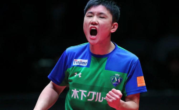 3-0打爆卫冕冠军！张本智和没机会出场，日本世界冠军笑着哭了(8)