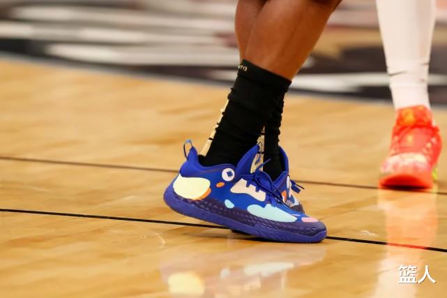 NBA球员上脚：德罗赞穿Kobe7，李宁的2双球鞋很帅气(10)