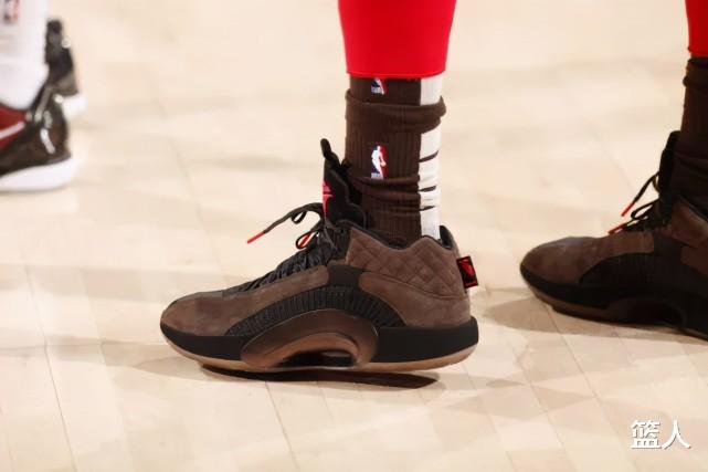 NBA球员上脚：德罗赞穿Kobe7，李宁的2双球鞋很帅气(11)