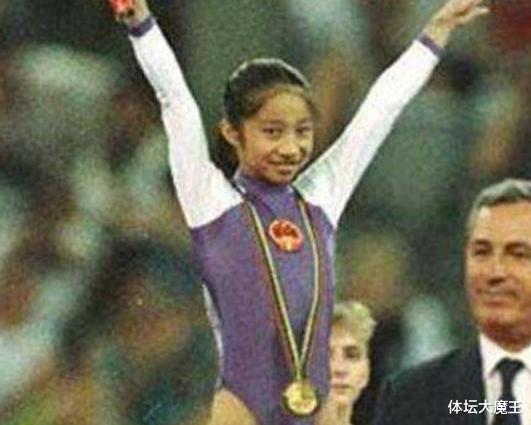 体操女神16岁获奥运冠军，退役后远嫁美国，如今混血儿子16岁了(2)