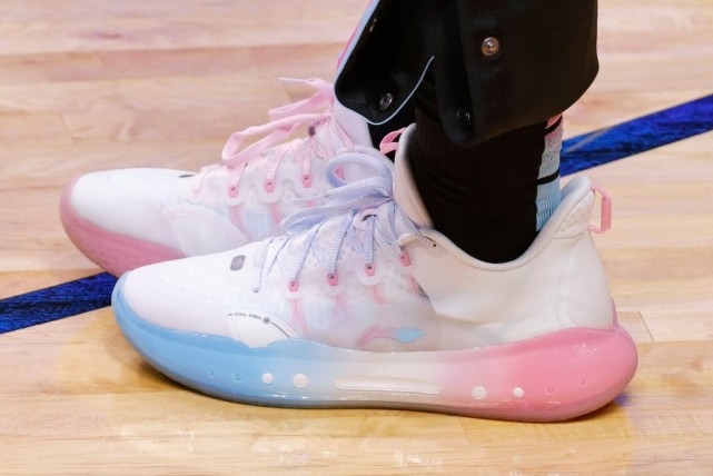 NBA球员上脚：巴特勒穿李宁棉花糖，安踏和匹克不一般!(8)