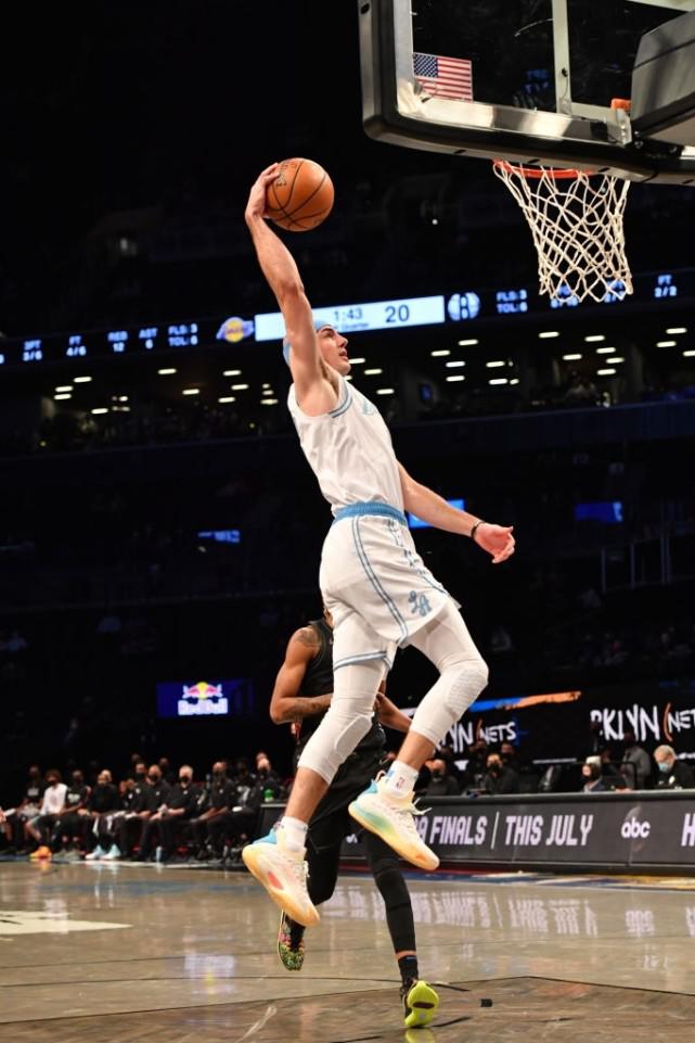 NBA球员上脚：巴特勒穿李宁棉花糖，安踏和匹克不一般!(14)