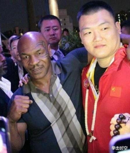 UFC拳手最能打？格斗冠军惨遭网红秒杀，中国最能打的是张君龙(12)