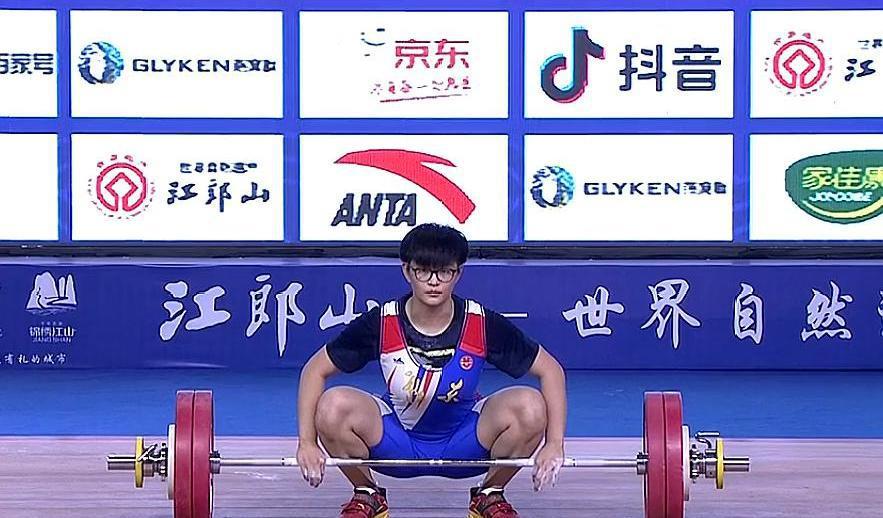 2021全国举重锦标赛：奥运冠军向艳梅斩获2金！总成绩256公斤险胜(3)