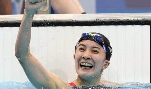 游泳赛事决出四枚金牌 张雨霏闫子贝顺利晋级决赛(5)