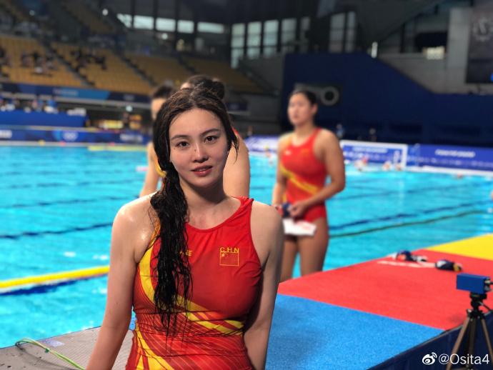 中国水球女队长熊敦瀚「出水照」爆红！真实面貌曝光差距大，网友：比某些网红和明星美多了(3)