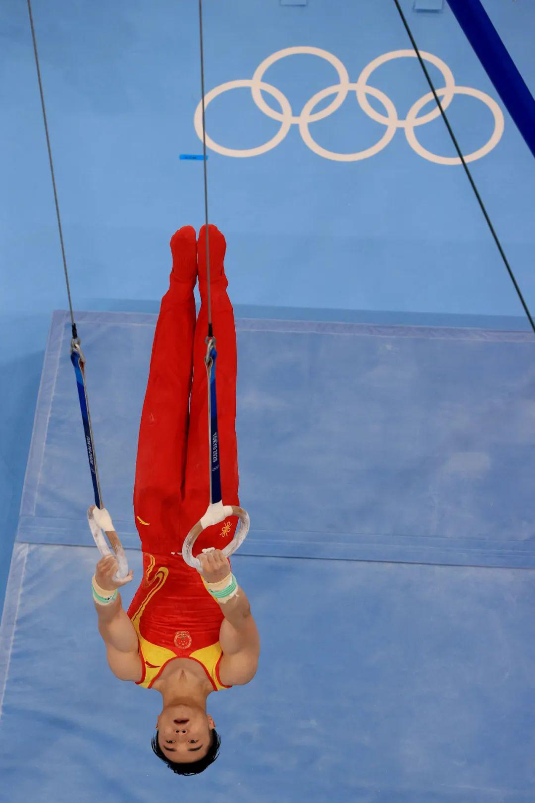 鞍山小伙刘洋摘下吊环金牌！中国体操队首金！被他7岁时的眼神“凶”到了！(4)