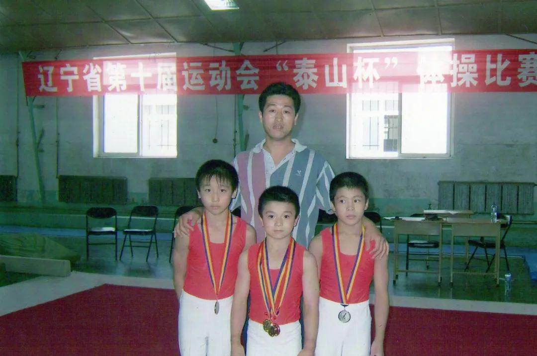 鞍山小伙刘洋摘下吊环金牌！中国体操队首金！被他7岁时的眼神“凶”到了！(16)