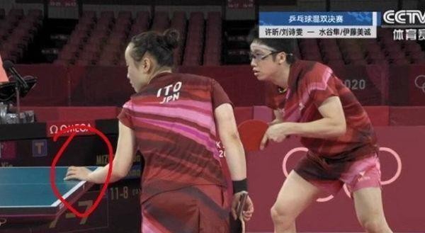 “挨顿揍就能拿金牌”！日本选手被打到躺轮椅仍判赢，网友怒了(4)