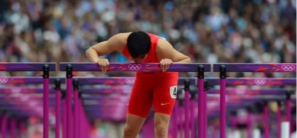奥运冠军杨倩被骂滚出中国，可怕的一幕还是发生了(7)