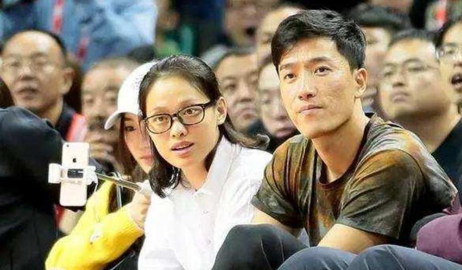 刘翔：因2次退赛被骂13年，二婚娶撑杆跳冠军，结婚5年至今不生娃(40)