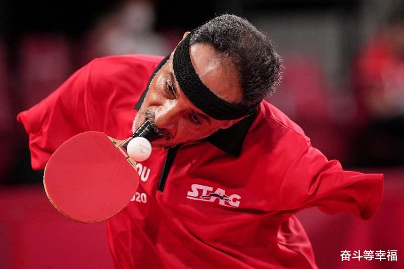 陈超3比0击败埃及选手哈迈德，用嘴打乒乓球的他，值得我们学习(4)