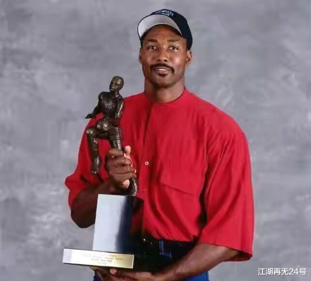 96-97赛季马龙凭什么能击败乔丹获得常规赛MVP，他当时表现如何？(2)