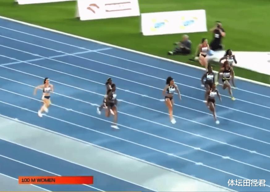 10秒81，35岁牙买加女飞人百米夺冠破赛会纪录 狂虐第二名0.27秒(3)