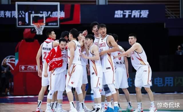 “浙江姚明”一场征服联盟，18岁首秀狂揽25+12国家队后继有人(1)