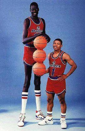比姚明高的2.31米巨人，被教练忽悠进NBA，连自己名字都不知道(2)