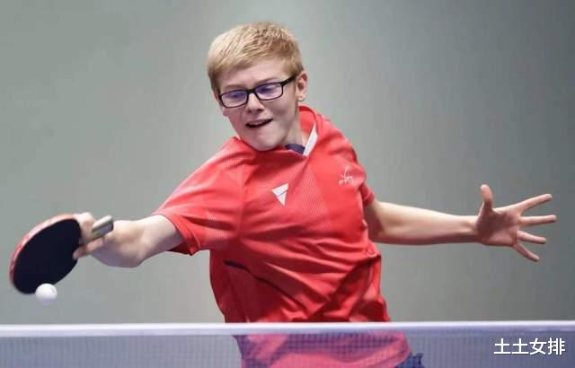 惊喜！15岁少年勇夺WTT冠军，许昕直板快攻在欧洲乒坛崛起(4)