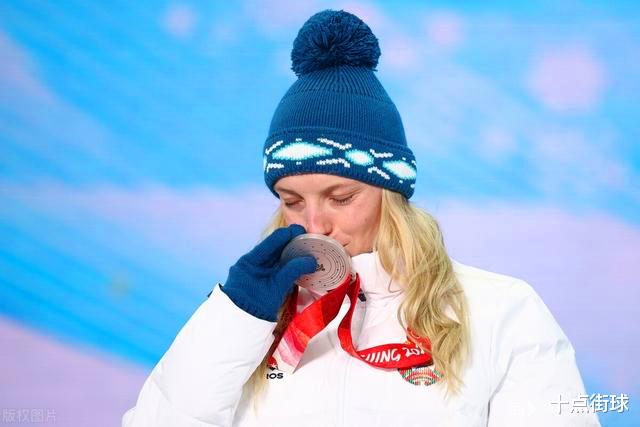 德国冬奥选手奖牌盒意外破损很难过，北京奥组委一举动令人感动！(5)