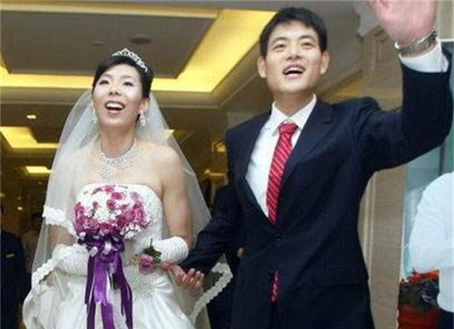 39岁女篮前队长陈楠近况：退役后嫁给高官，已有爱情的结晶(21)