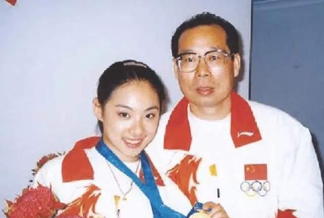 奥运冠军刘璇：和丈夫相爱20年，36岁生子40岁产女，如今越来越美(8)