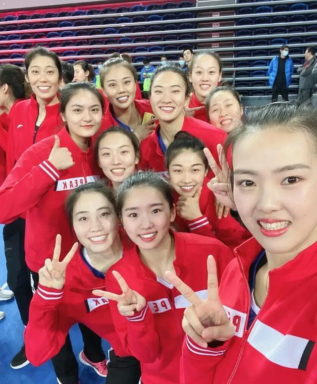 中国女排最新消息！朱婷的好姐妹丁霞已经转为教练，或将退役！(2)