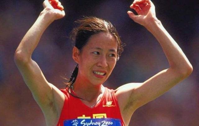 悉尼奥运会上王丽萍夺冠，为何教练组会早离场，没人为她喝彩？(1)
