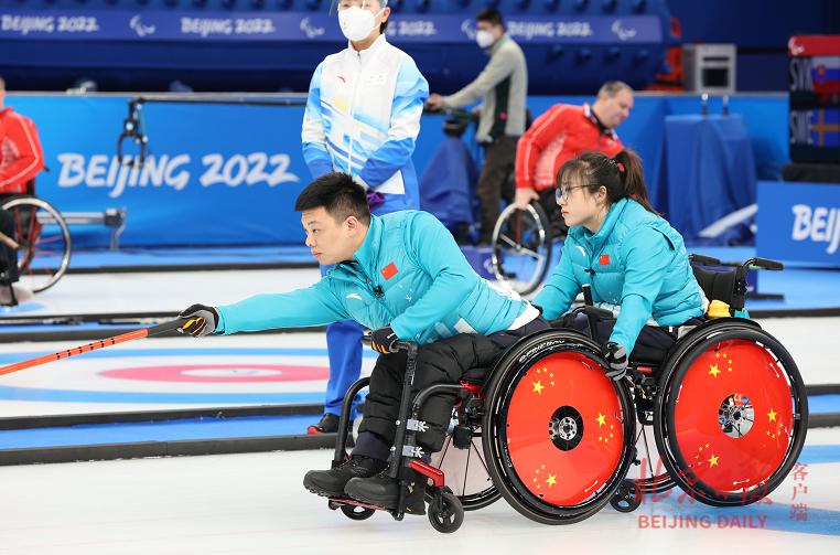 半决赛9比5取胜，中国轮椅冰壶队明天冲金！(2)