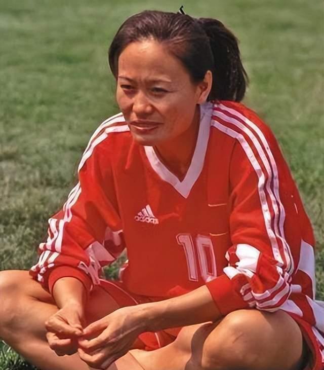 23年后再看刘爱玲：15年国家队10号，为足球奉献青春，37岁才生子(5)