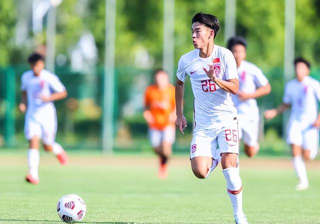 2-0传射绝杀！中国18岁足球小将留洋大爆发，未来有望踢五大联赛(4)