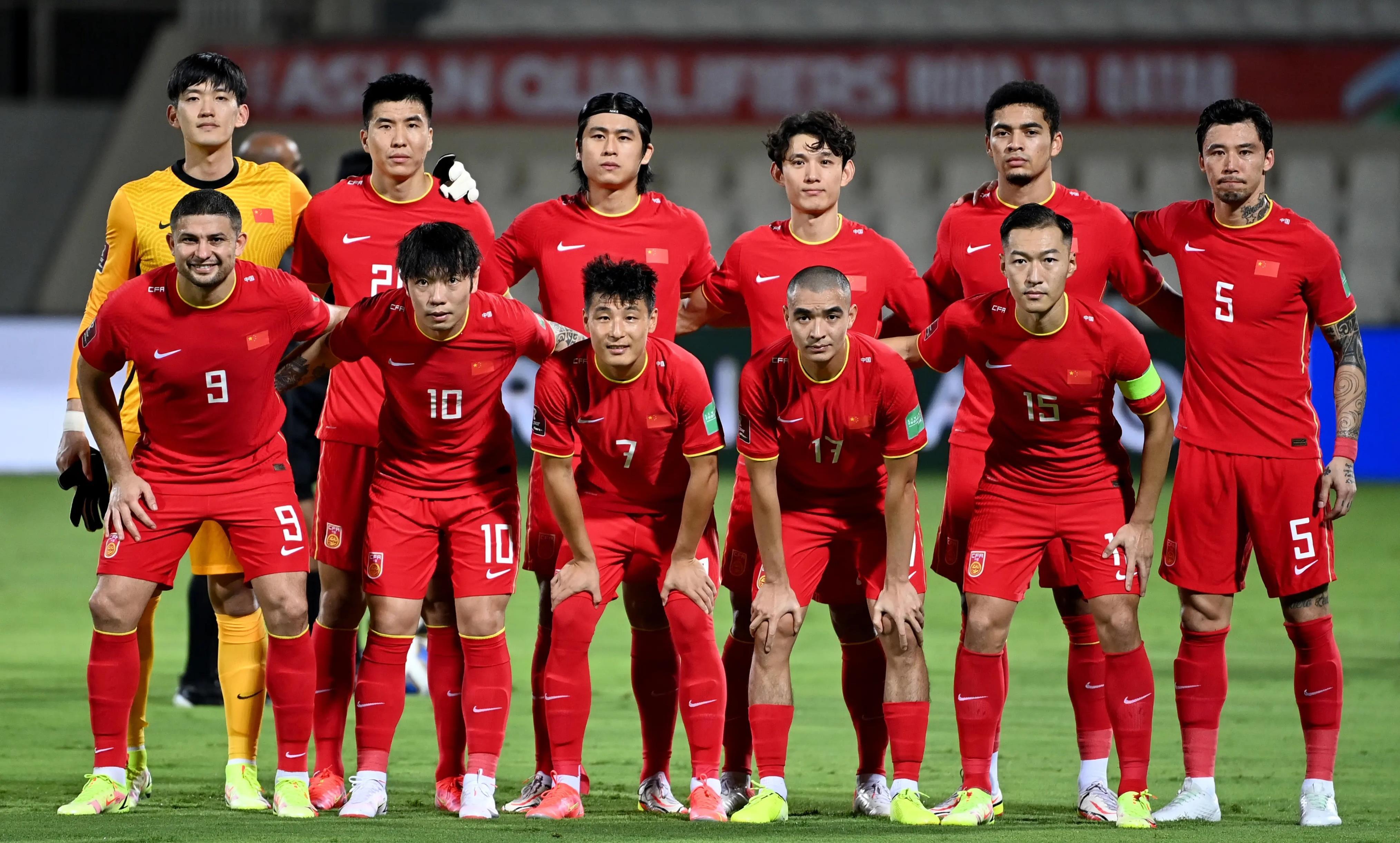 足球史上最强十一人分别是谁？看看有没有中国的球员？您怎么看(2)