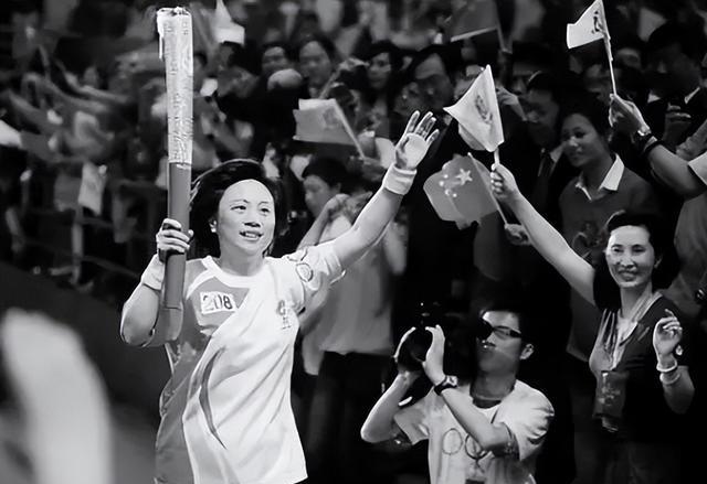 中国首位女子奥运冠军，退役后公费留学，学成后举家搬迁定居美国(4)