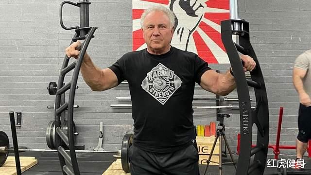 55岁才开始练习举重，创造多项世界纪录，73岁老人是如何做到的？(2)
