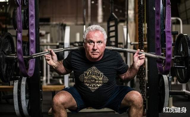 55岁才开始练习举重，创造多项世界纪录，73岁老人是如何做到的？(3)