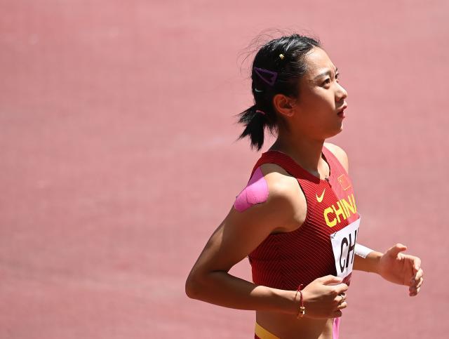 短跑项群特许赛 女子百米葛曼棋11秒21夺冠(1)