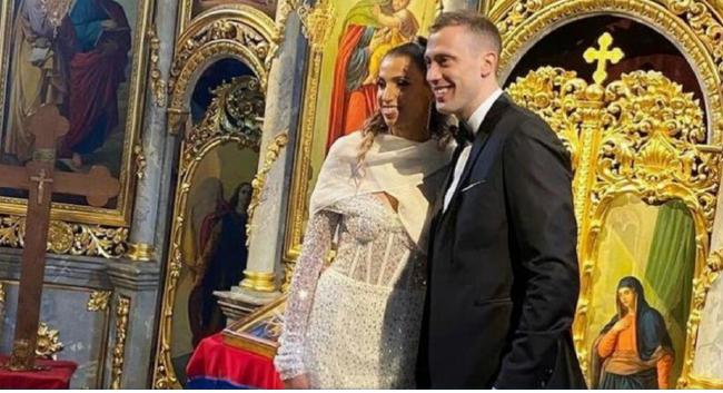 排坛添佳偶！瓦西列娃与阿塔纳西耶维奇举行婚礼(1)